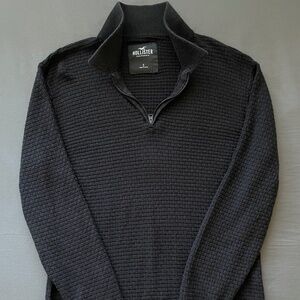 Hollister Men’s Relaxed Quarter Zip-Up - Mock Neck Sweater - Men’s Size S - Colo